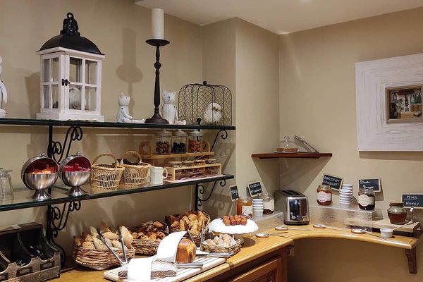Hotel Horloge breakfast brunch.jpg